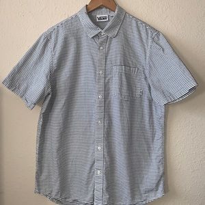 Vans men’s short sleeve button up shirt (medium)